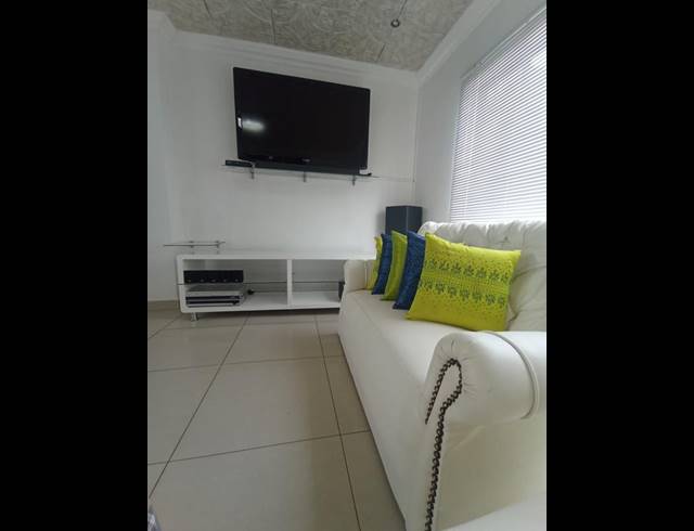 3 BEDROOM HOUSE FOR SALE IN ROSSLYN